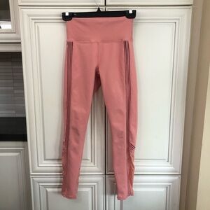 Fabletics women’s pink leggings